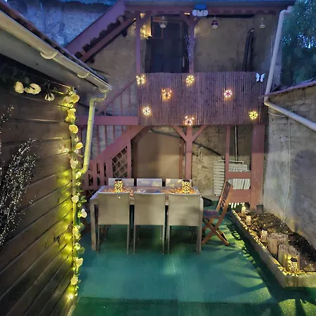 בית נופש Petite Maison Dans Village De Caractere Vignory