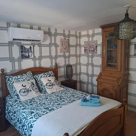 Petite Maison Dans Village De Caractere 펜션 *