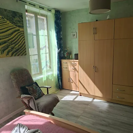 Petite Maison Dans Village De Caractere בית נופש