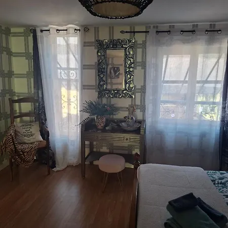 בית נופש Petite Maison Dans Village De Caractere