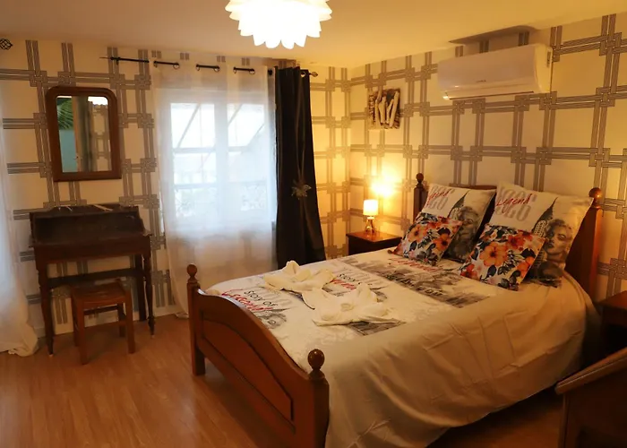 Petite Maison Dans Village De Caractere בית נופש *