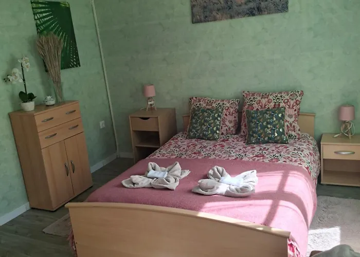 Petite Maison Dans Village De Caractere *