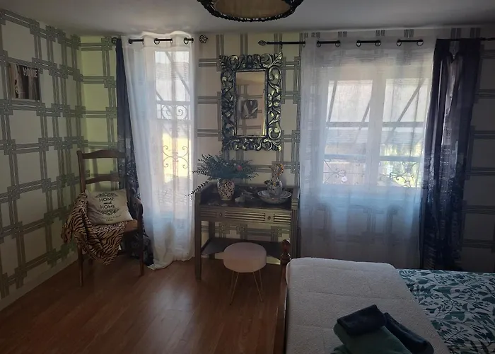 בית נופש Petite Maison Dans Village De Caractere